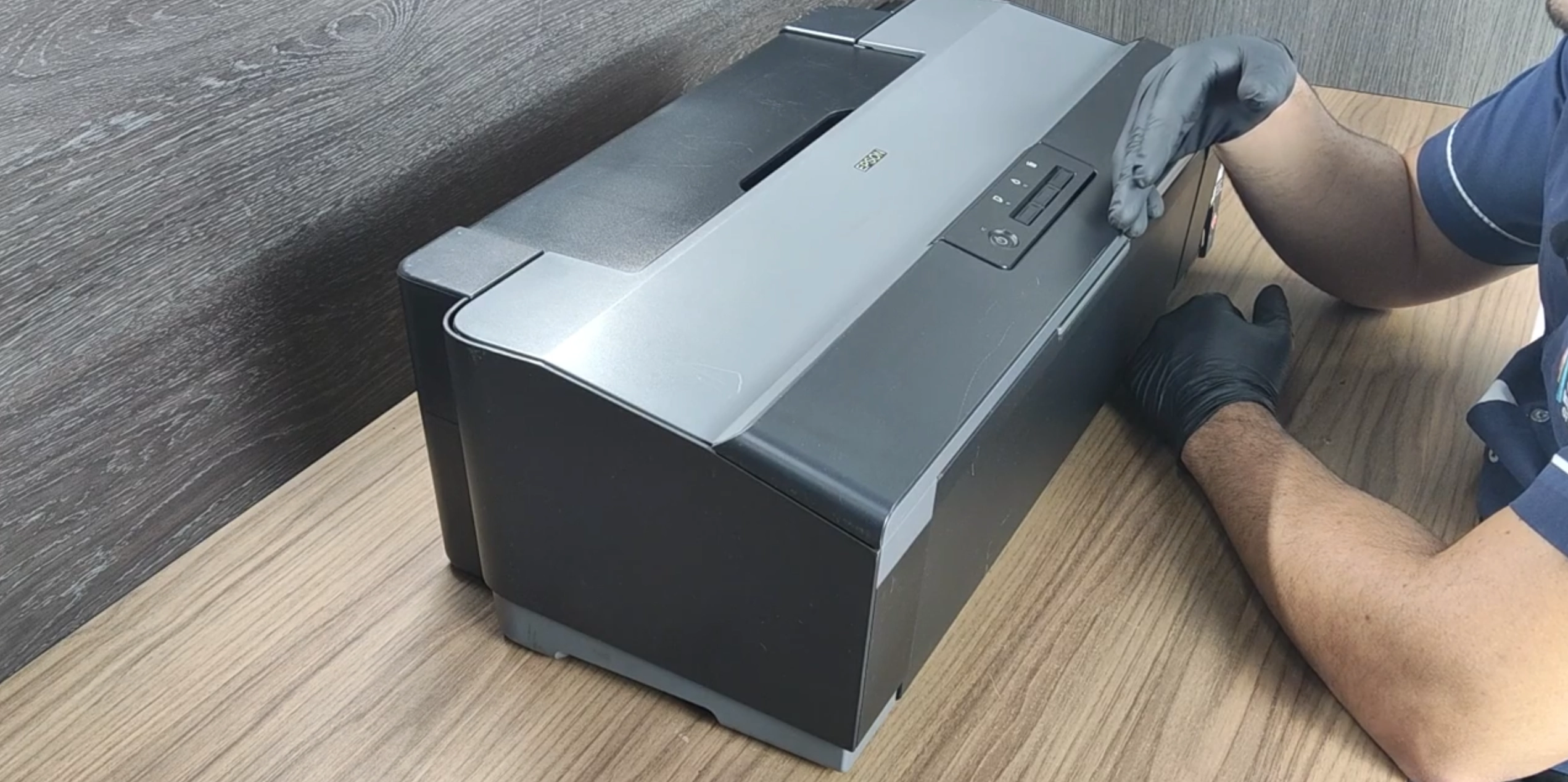Curso Epson A3 L1300 e L1800 para manutenção de impressoras Epson de grande formato